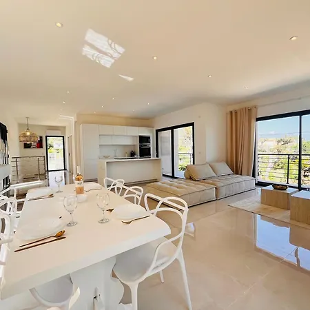 La 239 Villa *