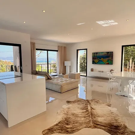La 239 Villa *