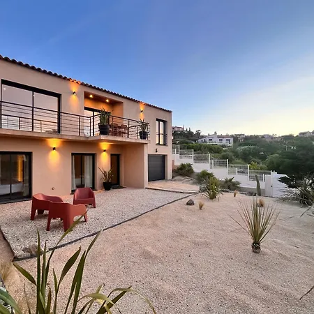 La 239 Villa