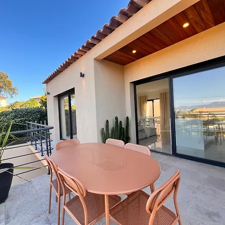 Willa La 239 Fréjus